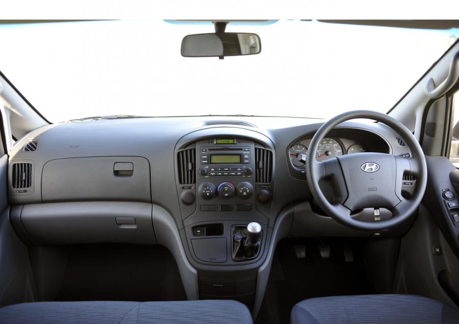  Hyundai iLoad 2008 года  (фото 8 из 10)